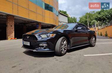 Характеристики Ford Mustang Кабріолет