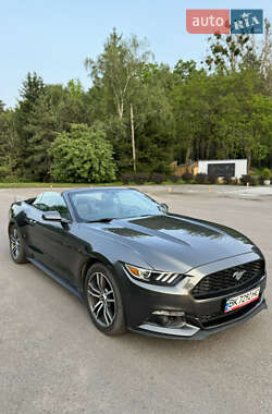 Характеристики Ford Mustang Кабріолет