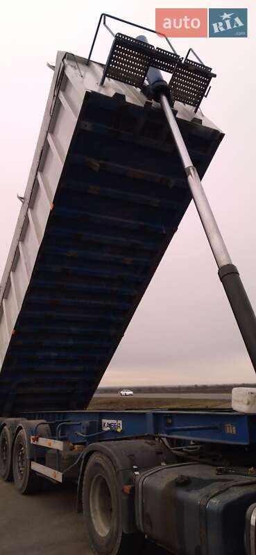 Самоскид напівпричіп Kaiser SAF