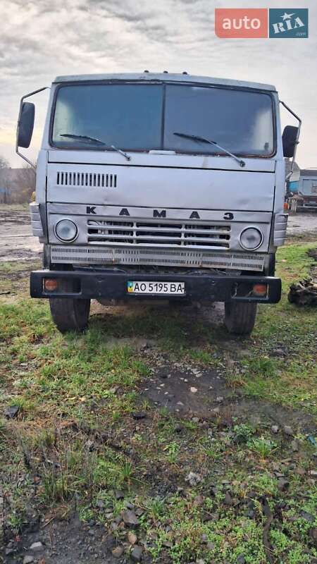 Самосвал КамАЗ