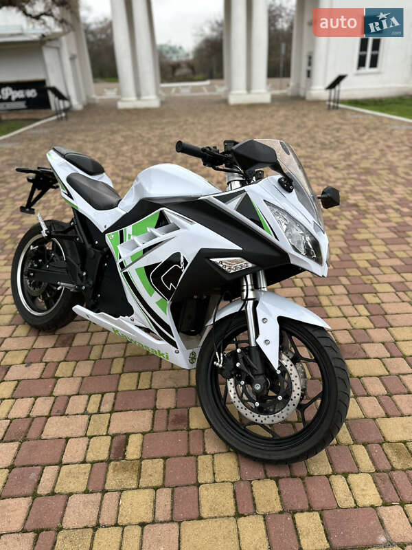 Спортбайк Kawasaki 250