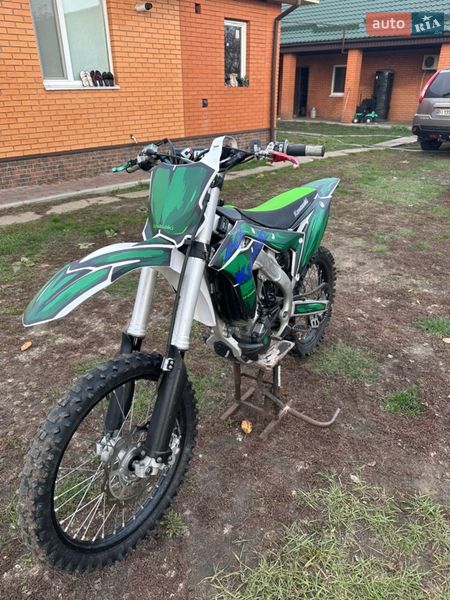 Мотоцикл Кросс Kawasaki 250