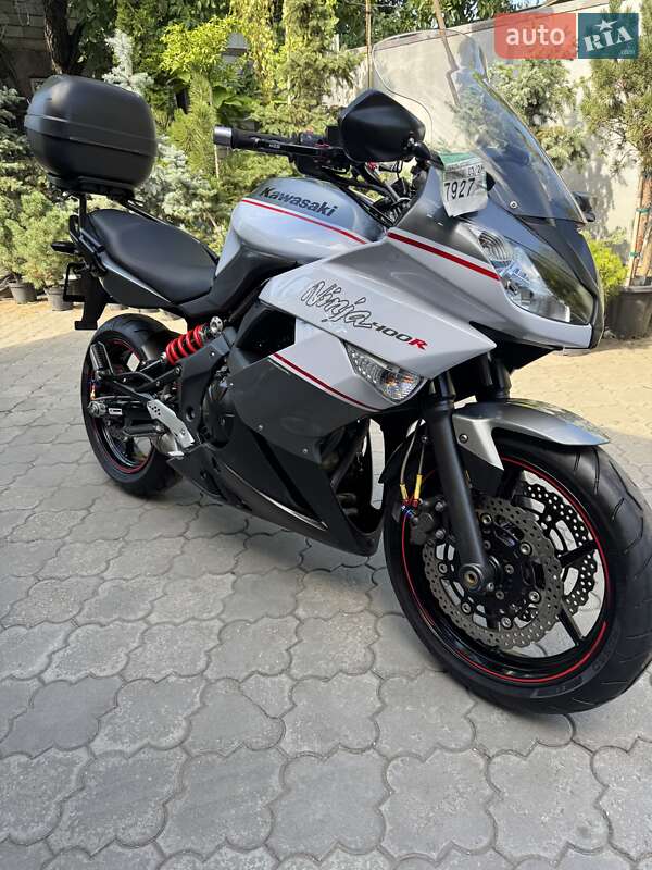 Спортбайк Kawasaki 400