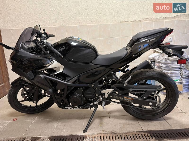 Вантажні моторолери, мотоцикли, скутери, мопеди Kawasaki 400