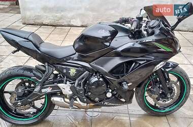 Kawasaki 650  2018