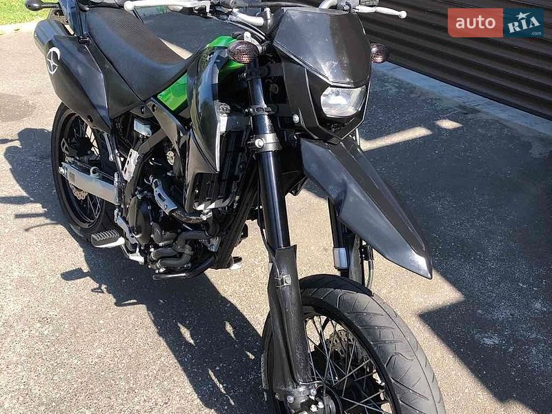 Мотоцикл Супермото (Motard) Kawasaki D-Tracker