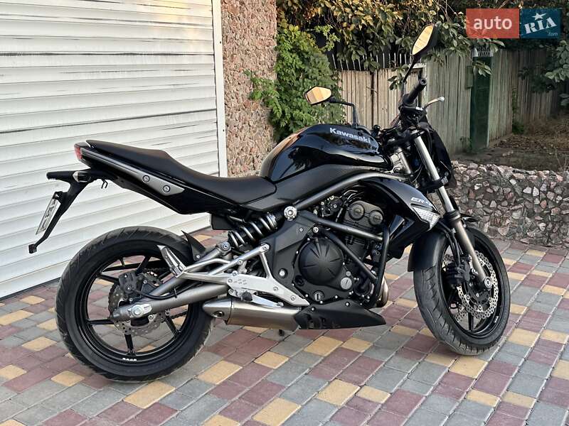 Kawasaki ER-4N