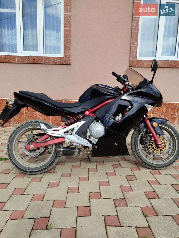 Мотоцикл Спорт-туризм Kawasaki ER 650