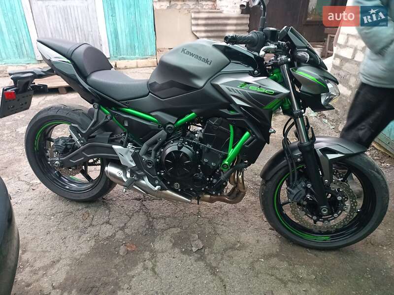 Вантажні моторолери, мотоцикли, скутери, мопеди Kawasaki ER 650