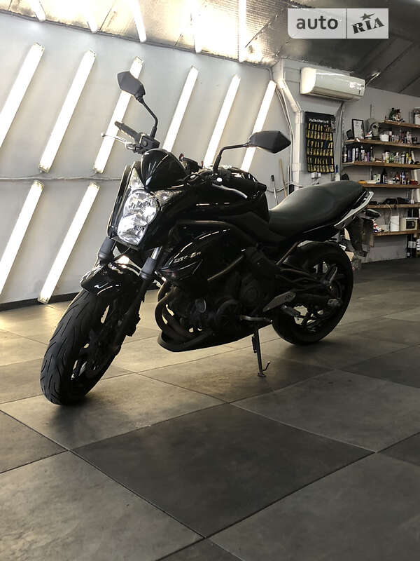 Мотоцикл Классик Kawasaki ER-6N