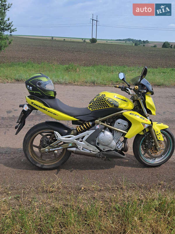 Спортбайк Kawasaki ER-6N