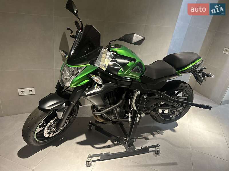 Мото Kawasaki ER-6N