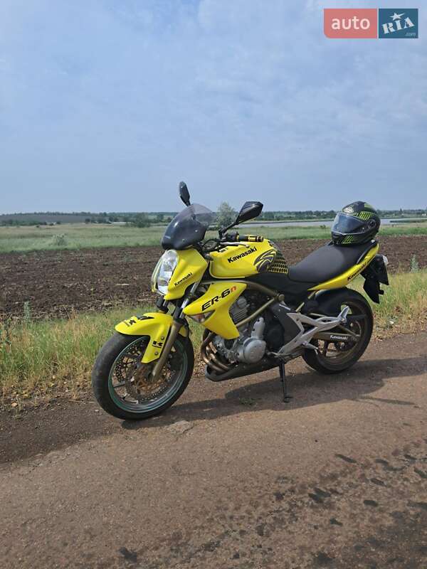 Спортбайк Kawasaki ER-6N