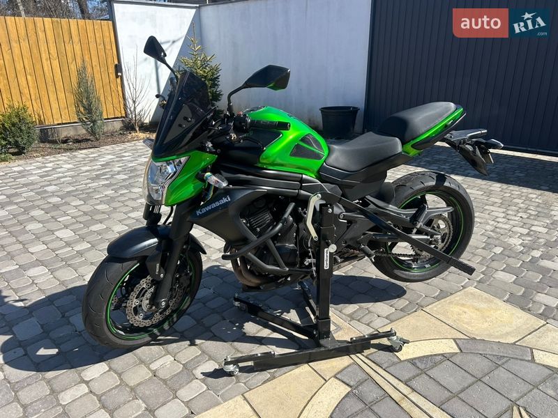 Мотоцикл Без обтікачів (Naked bike) Kawasaki ER-6N