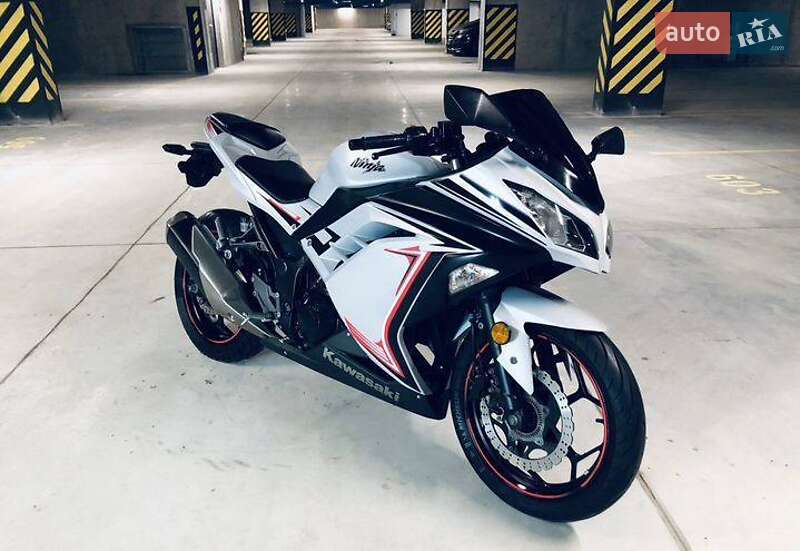 Спортбайк Kawasaki EX 300