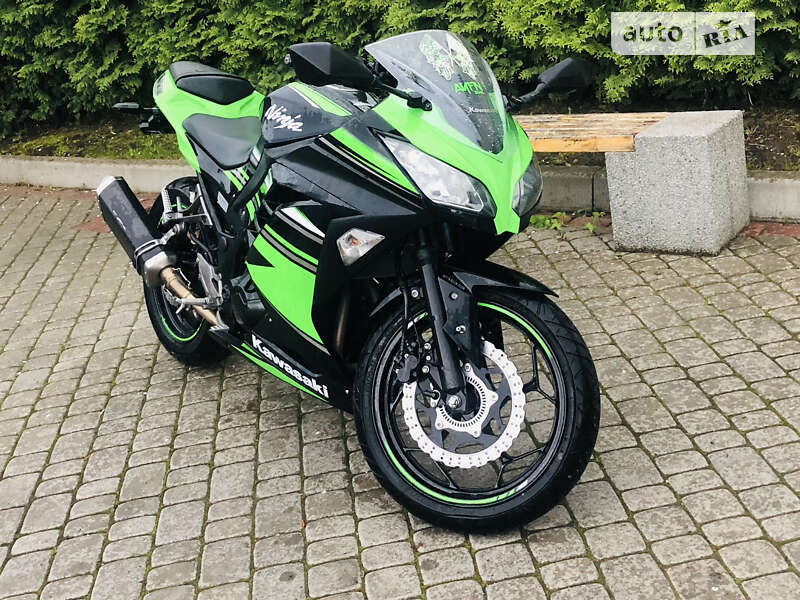 Мотоцикл Спорт-туризм Kawasaki EX 300