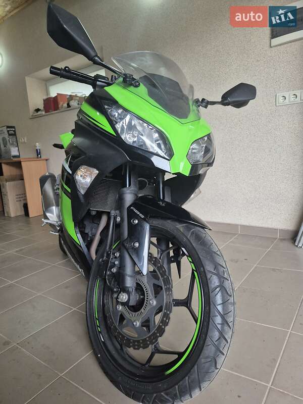 Вантажні моторолери, мотоцикли, скутери, мопеди Kawasaki EX 300