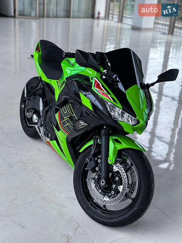 Спортбайк Kawasaki EX 650