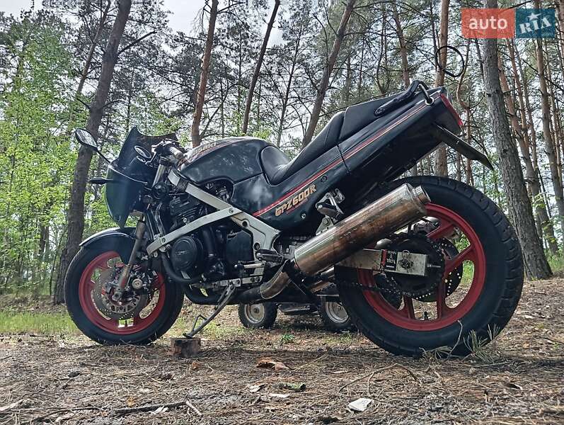 Мото Kawasaki GPZ