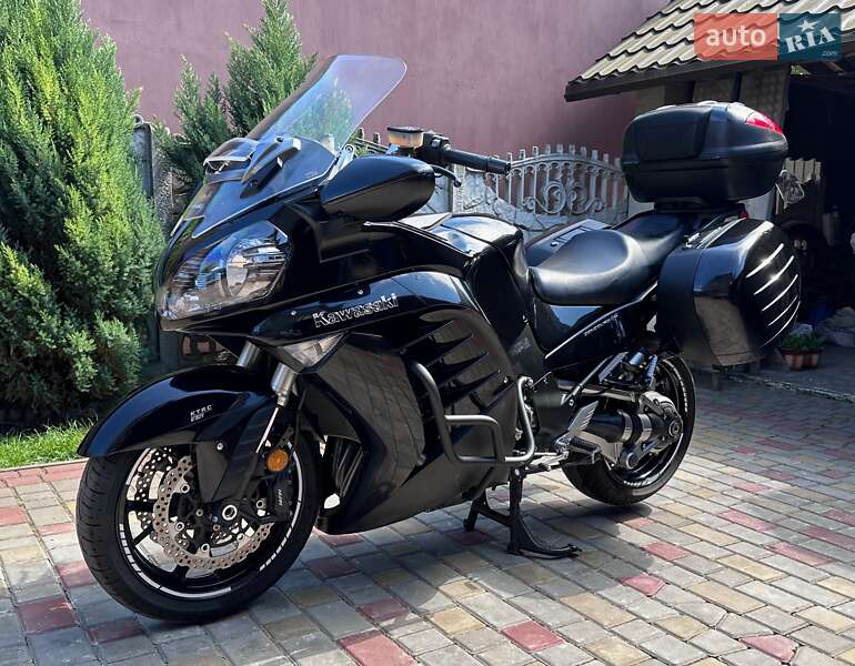 Мотоцикл Спорт-туризм Kawasaki GTR 1400