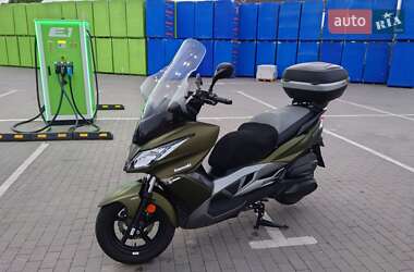 Kawasaki J J300 2019