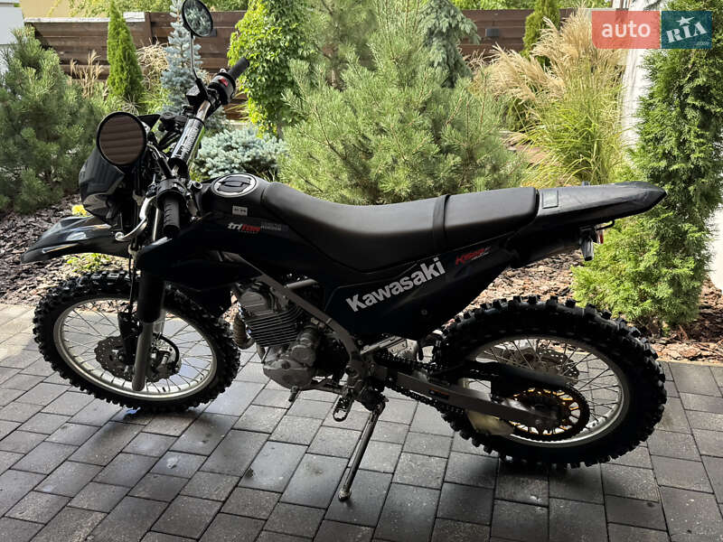 Мото Kawasaki KLX 250