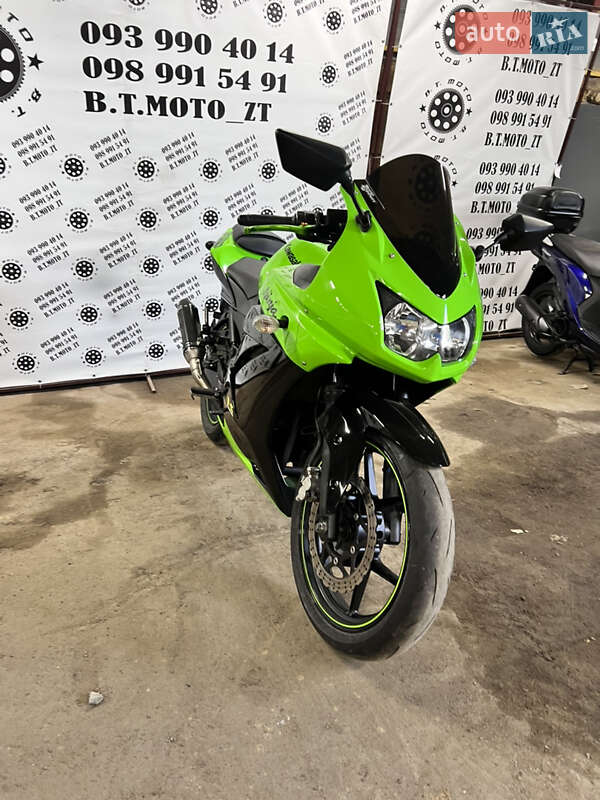 Мотоцикл Спорт-туризм Kawasaki Ninja 250R