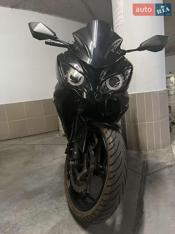 Kawasaki Ninja 300