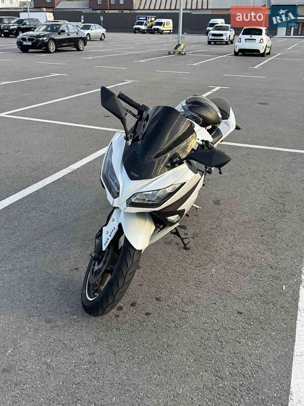 Мото Kawasaki Ninja 300