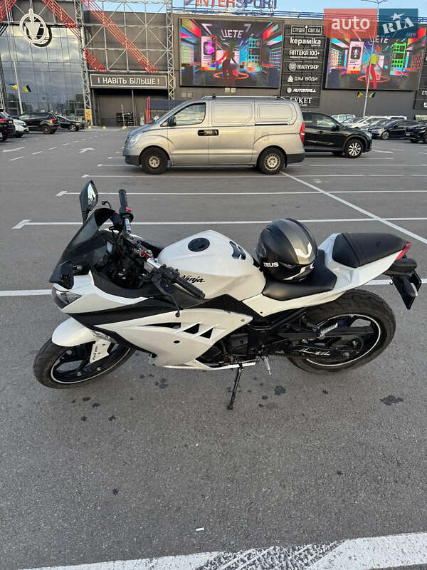 Мото Kawasaki Ninja 300