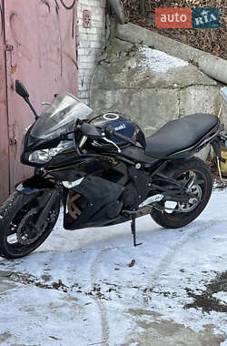 Kawasaki Ninja 400 R 2010
