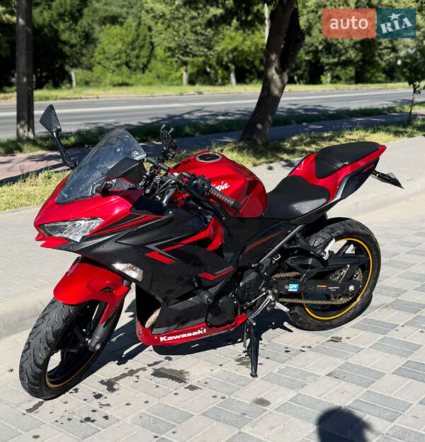 Мотоцикл Спорт-туризм Kawasaki Ninja 400