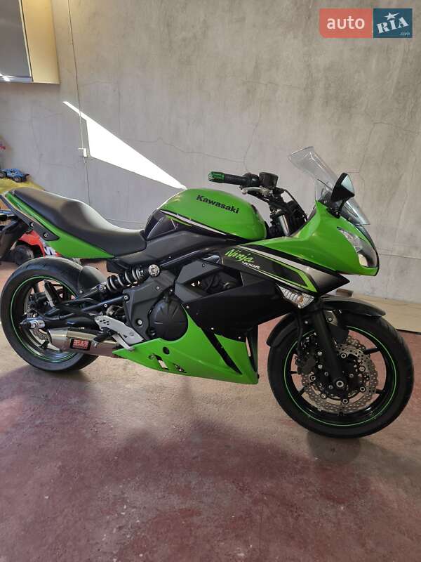 Спортбайк Kawasaki Ninja 400R