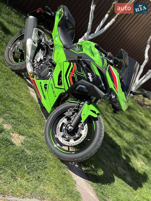 Мотоцикл Спорт-туризм Kawasaki Ninja 500