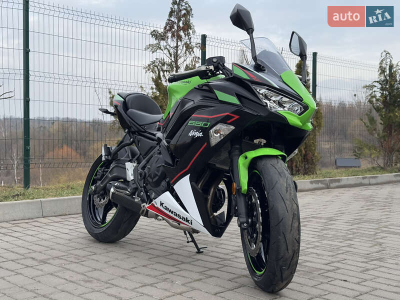 Мотоцикл Спорт-туризм Kawasaki Ninja 650