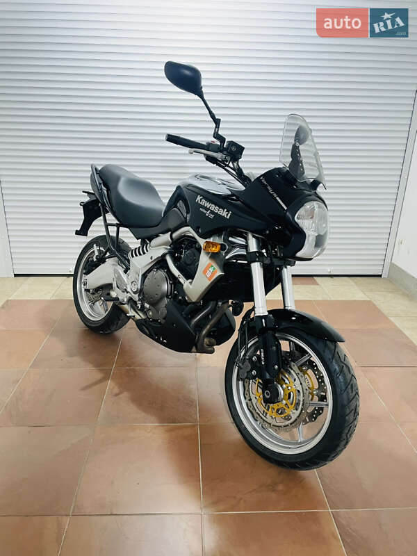 Мотоцикл Без обтекателей (Naked bike) Kawasaki Versys 650