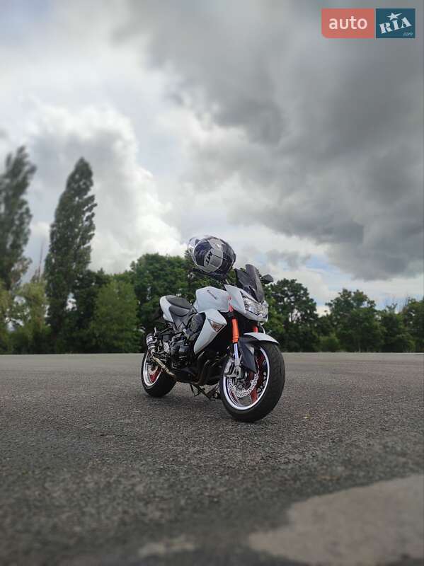 Мотоцикл Спорт-туризм Kawasaki Z 1000