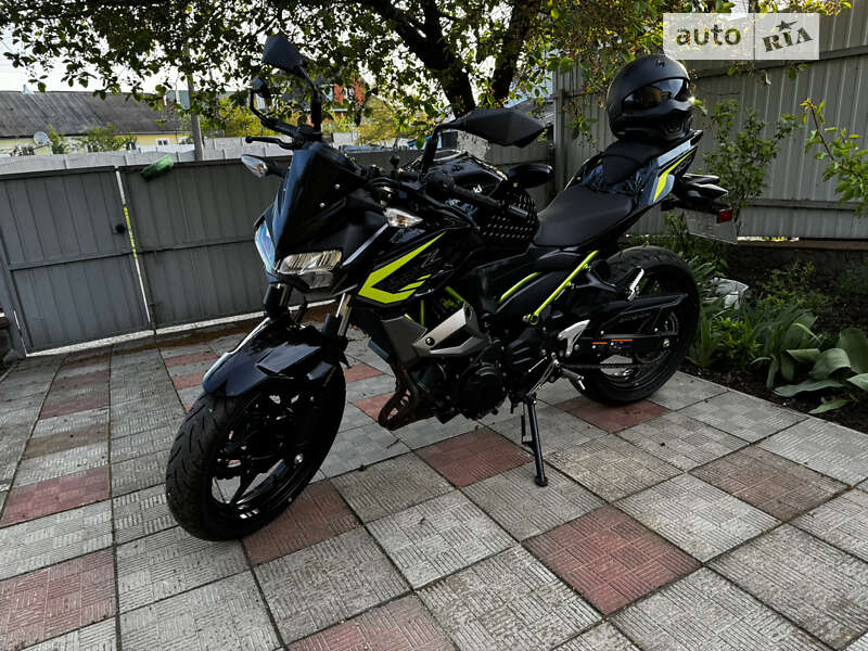Мотоцикл Без обтекателей (Naked bike) Kawasaki Z 400