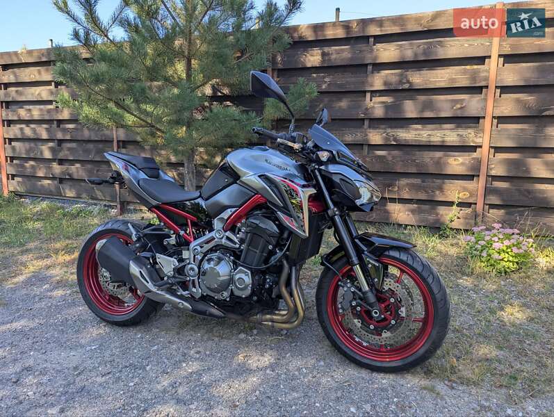 Мотоцикл Без обтекателей (Naked bike) Kawasaki Z900