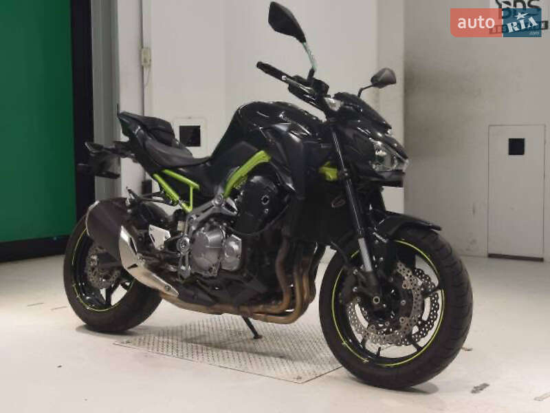 Спортбайк Kawasaki Z900