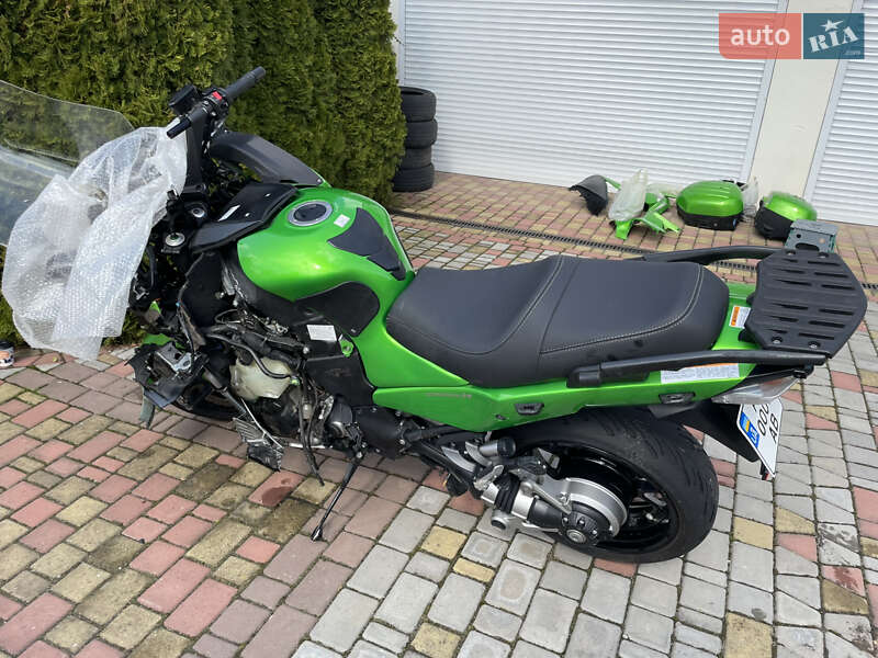 Мото Kawasaki ZG 1400