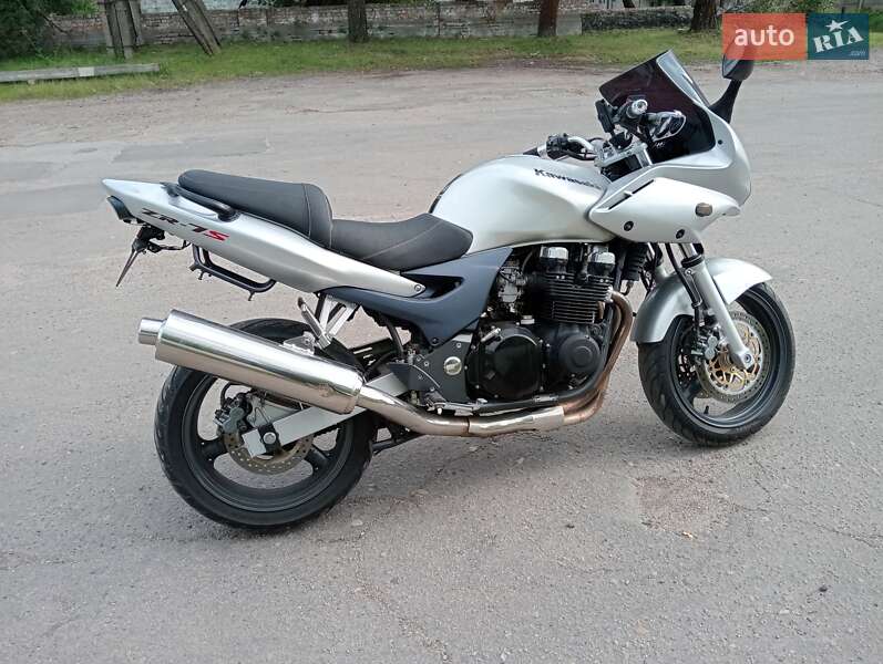 Kawasaki ZR 7S
