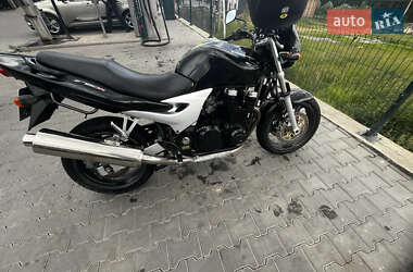 Kawasaki ZR  2003