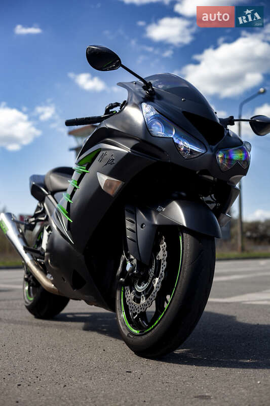 Спортбайк Kawasaki ZX 14