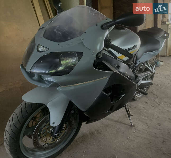 Спортбайк Kawasaki ZX 9R
