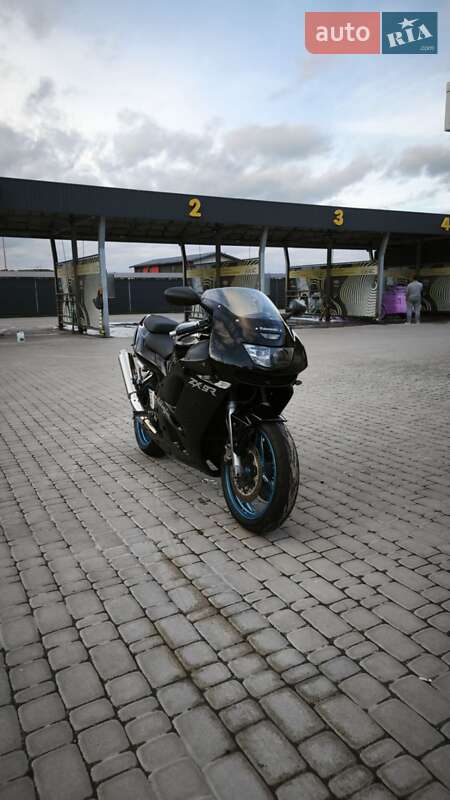Спортбайк Kawasaki ZX 9R