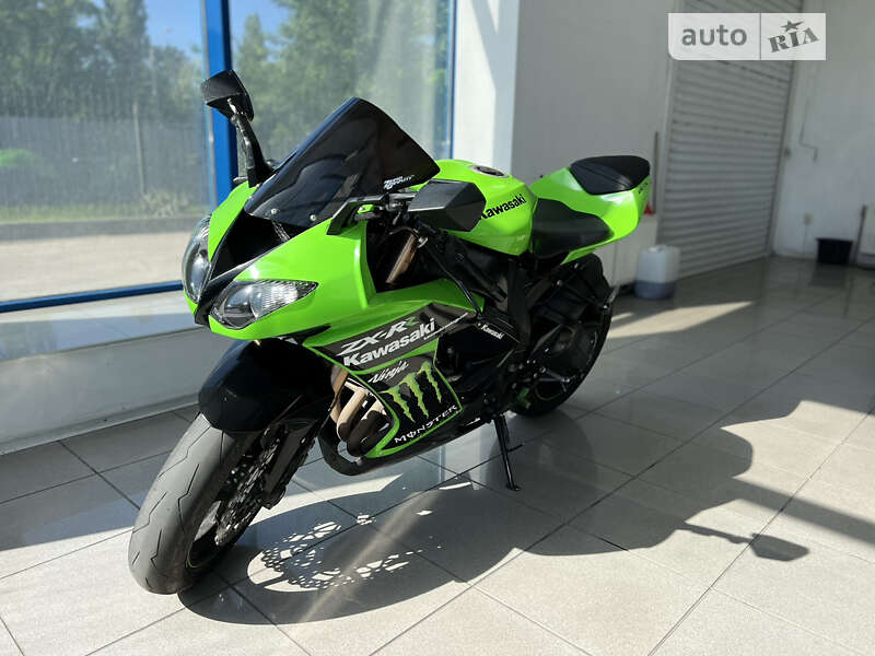 Спортбайк Kawasaki ZXR