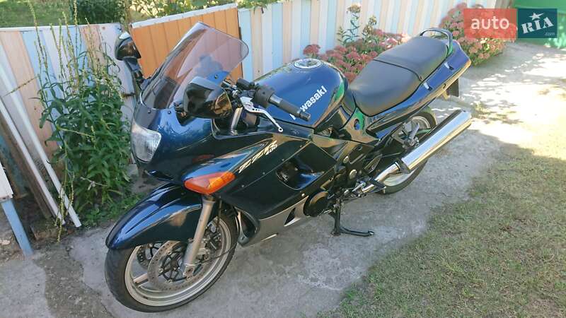 Мотоцикл Спорт-туризм Kawasaki ZZR 400