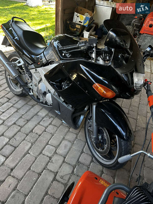 Мотоцикл Кросс Kawasaki ZZR 600