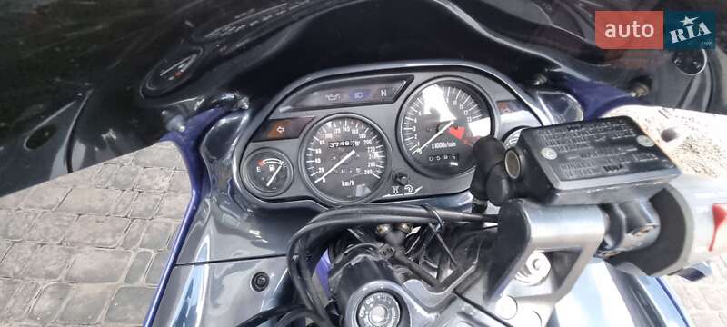 Спортбайк Kawasaki ZZR 600